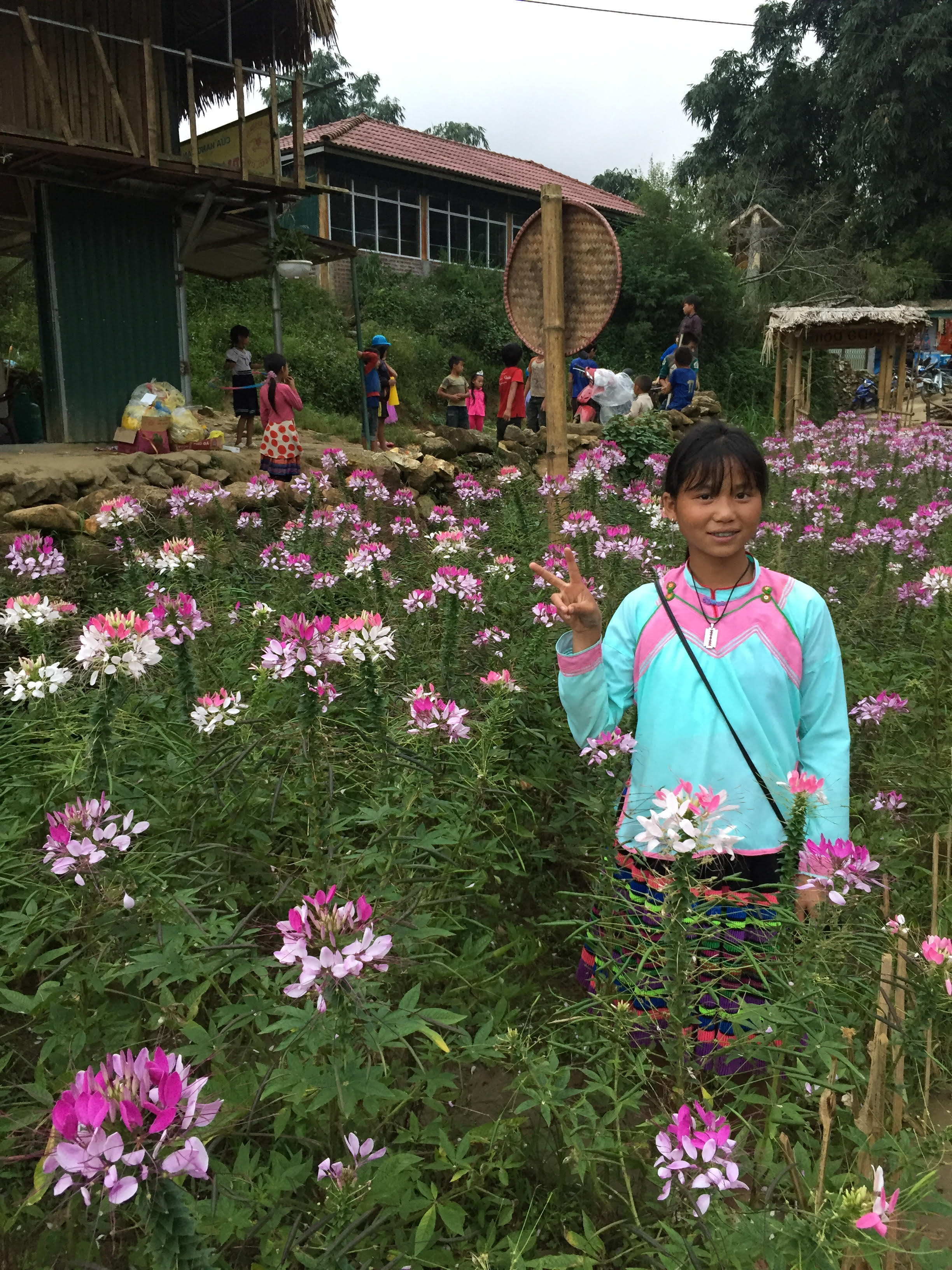 Trekking ke Cat Cat Village, Mengintip Rumah Suku Minoritas Vietnam