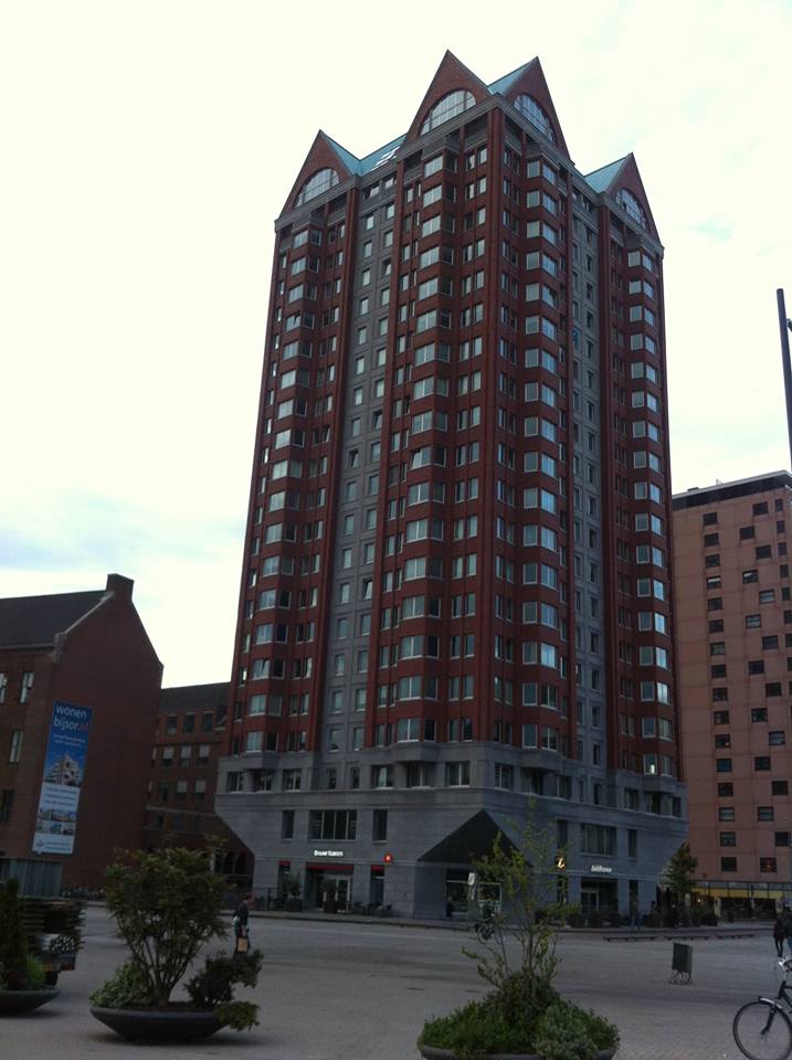 Berpetualang Seharian ke Rotterdam yang Futuristik