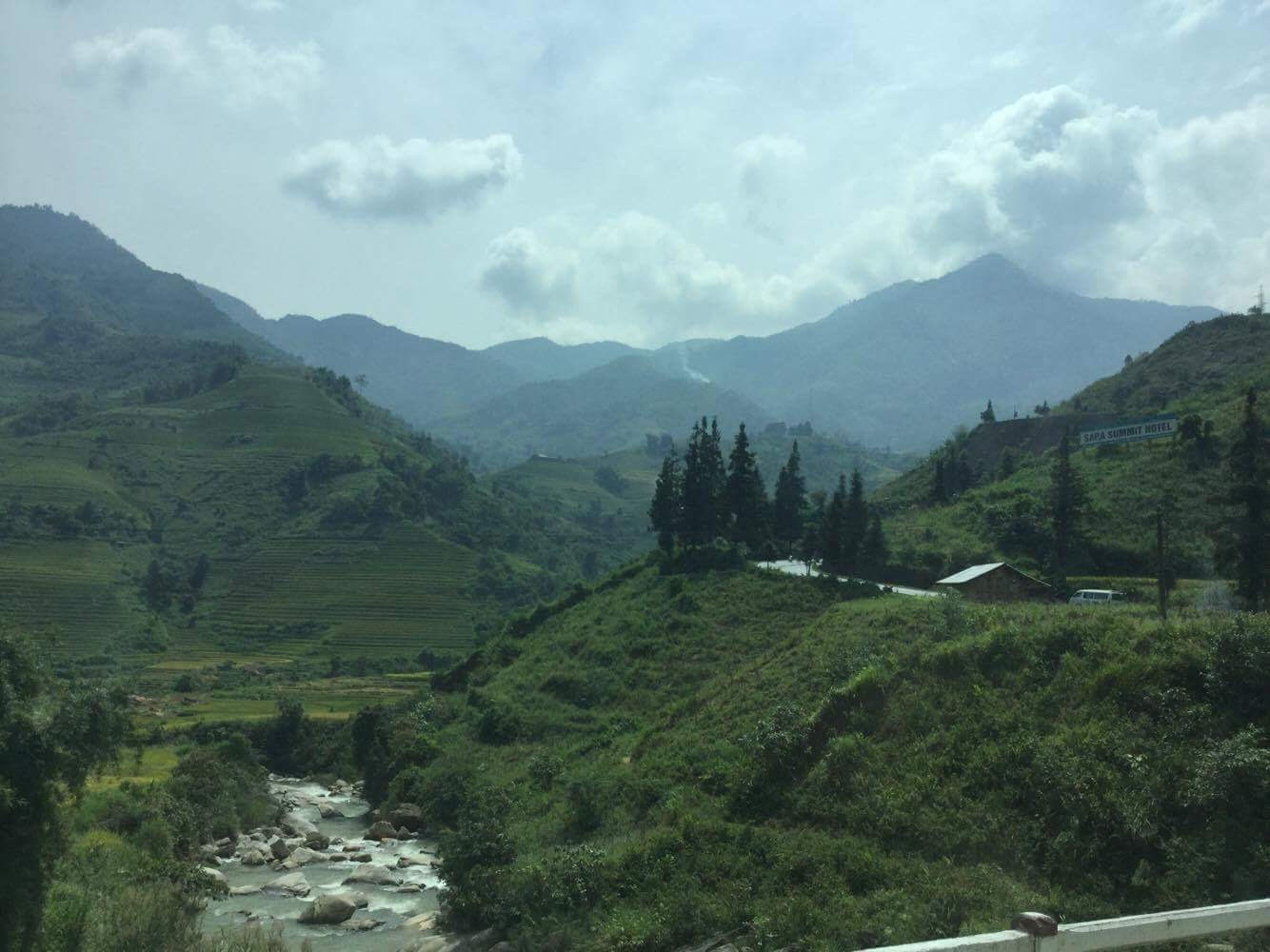 Serunya Perjalanan ke Perbatasan Vietnam - Tiongkok dengan Sleeper Bus