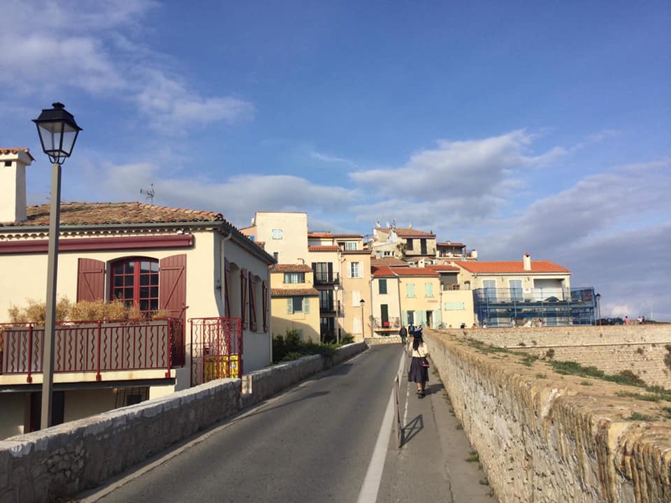 ke Antibes