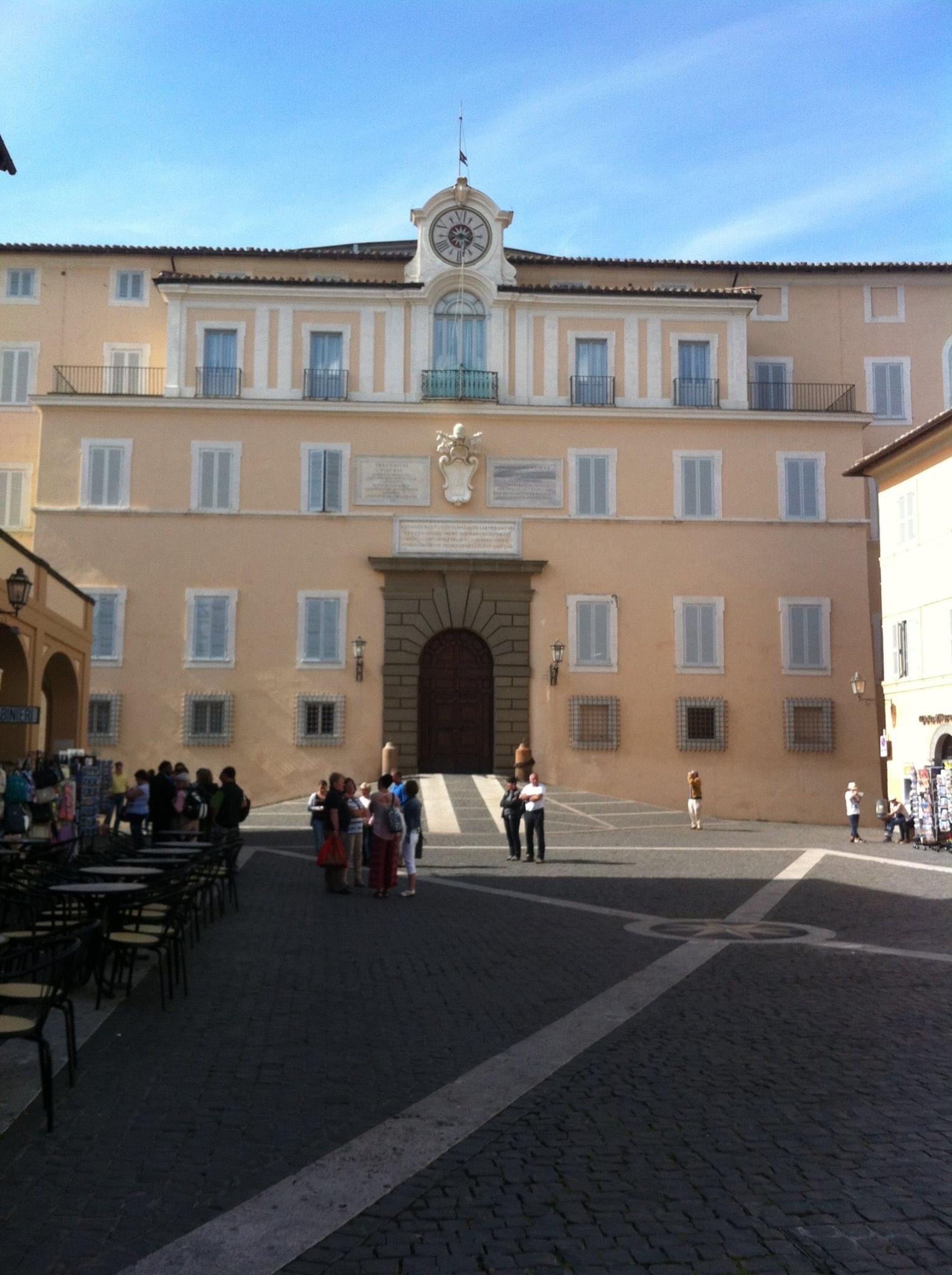 Jalan-Jalan ke Castel Gandolfo