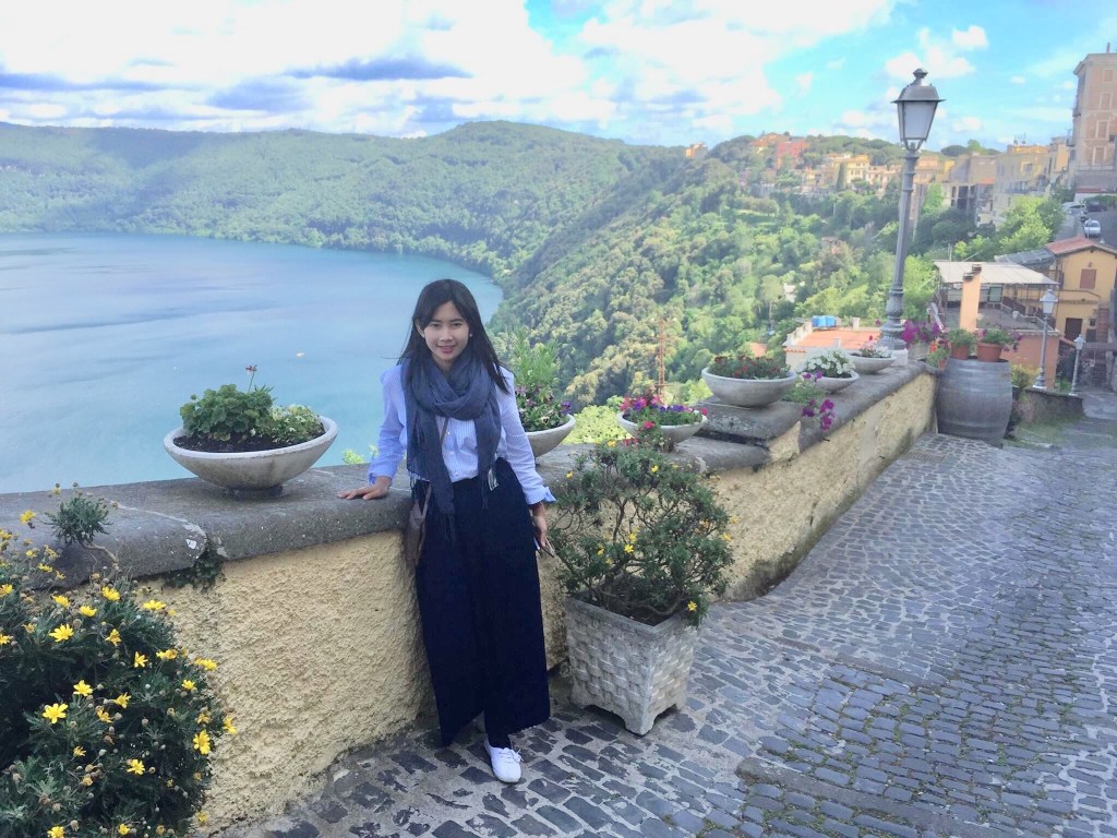 Jalan-Jalan ke Castel Gandolfo