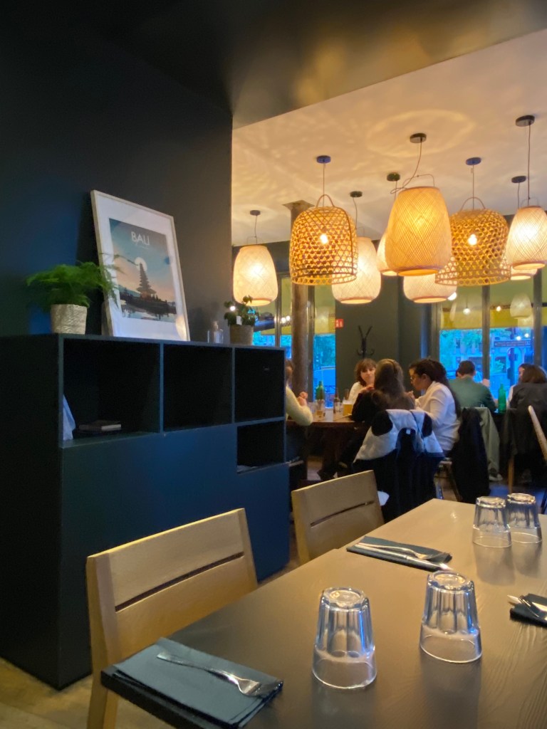 Jalan-Jalan ke Paris, Prancis