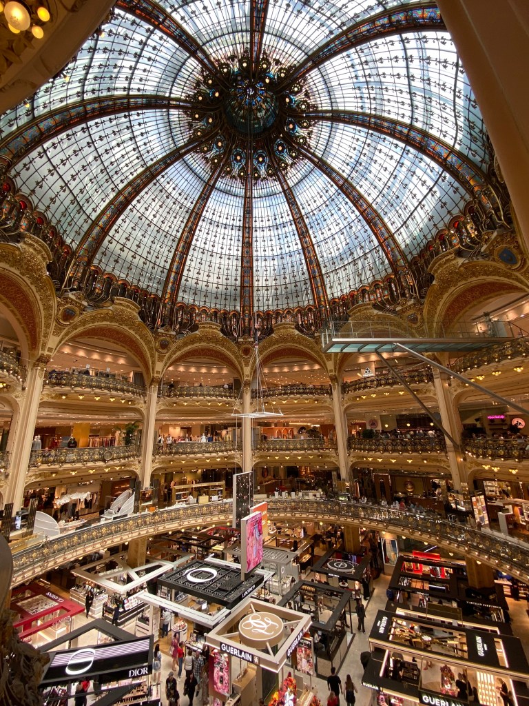 Jalan-Jalan ke Paris, Prancis