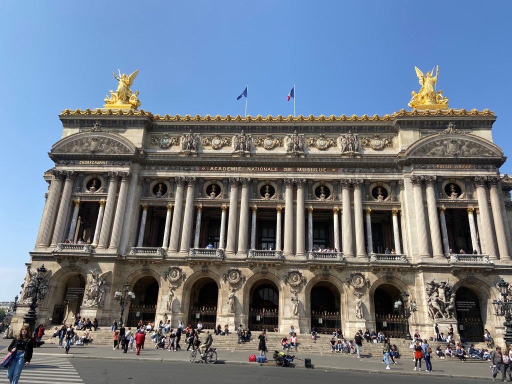 Jalan-Jalan ke Paris, Prancis