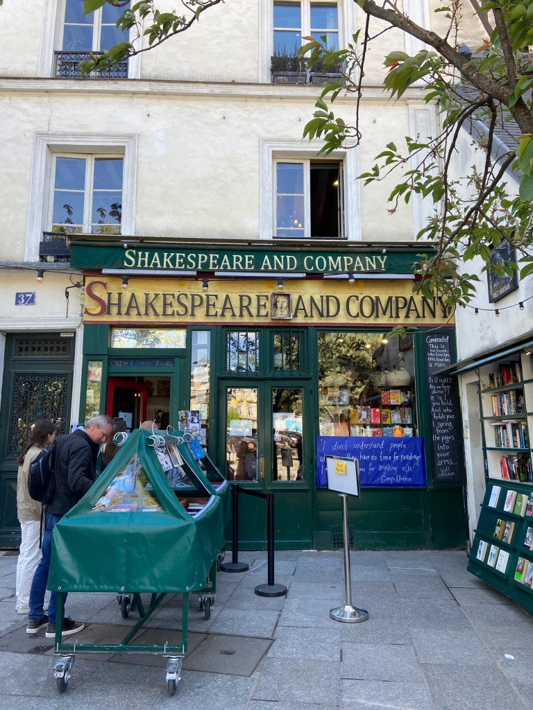 Jalan-Jalan ke Paris, Prancis