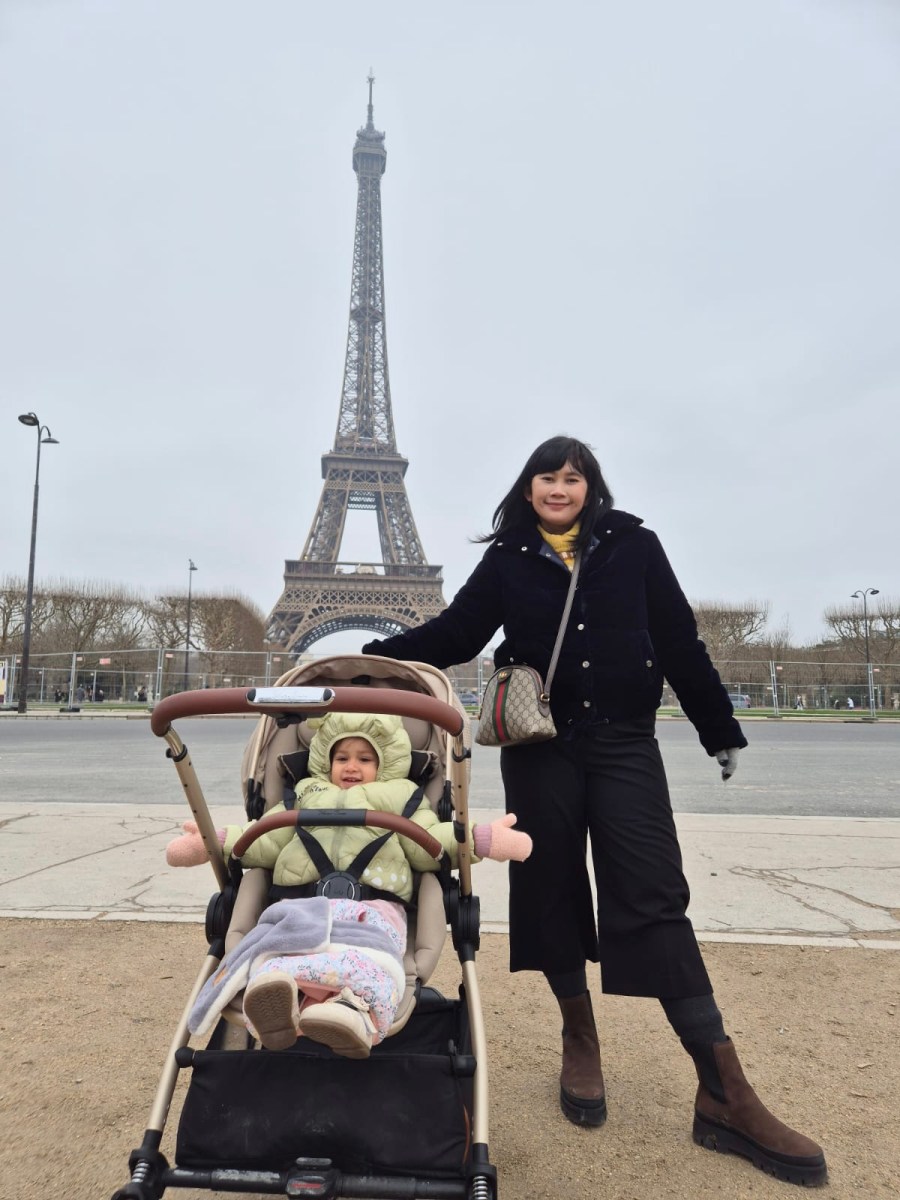 Liburan keluarga ke Paris di musim dingin